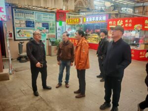 青岛市农贸市场协会会长带队考察农贸市场,精准掌握经营现状 青岛市农贸市场协会会长带队考察农贸市场,精准掌握经营现状